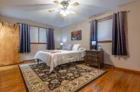 Charming and Spacious 3 Bedroom Home in Lancaster