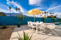 Stunning mountain views! New midcentury modern gem in the heart of Palm Springs!