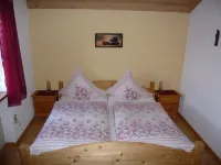 Spacious, idyllic vacation apartment with 2 balconies