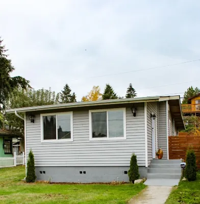 Stay near Point Defiance Park in our charming 1-bedroom cottage Hotels near Point Ruston
