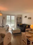 Ground Floor Flat with Garden -  Furnished Holiday Home- All Comforts - Wifi