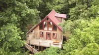 Heaven on earth, secluded, cozy, & romantic getaway cabin in the woods- central Hotels near Smoky Mountain Ziplines