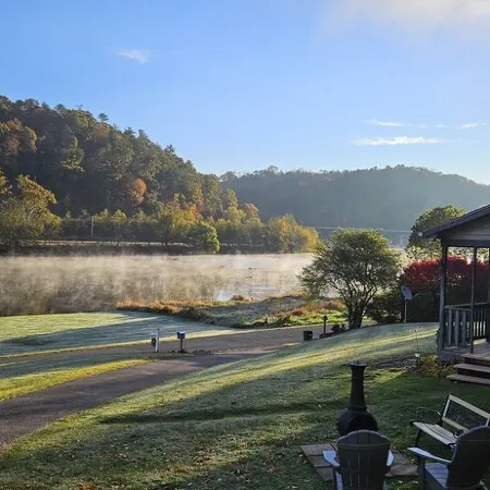 Private Riverfront Cabin