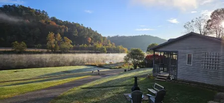 Private Riverfront Cabin