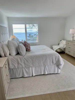 Gorgeous Remodeled 2 Bedroom Longboat Key Condo with Stunning Bay Views!