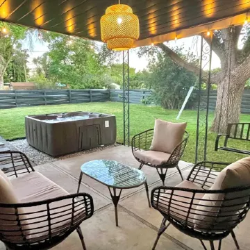 Hot Tub ~ Media Room ~ Game Room ~ USU .4 miles