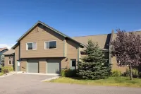 New listing! Recently updated chalet in Big Sky. Hot tub & close to town center!