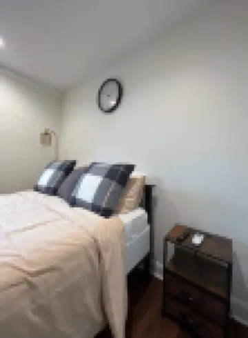 Cozy 1BR in Multi-unit building