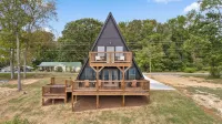 Mountain’s Edge by Appalachian A-Frames, Mountain View, Hot Tub, WiFi