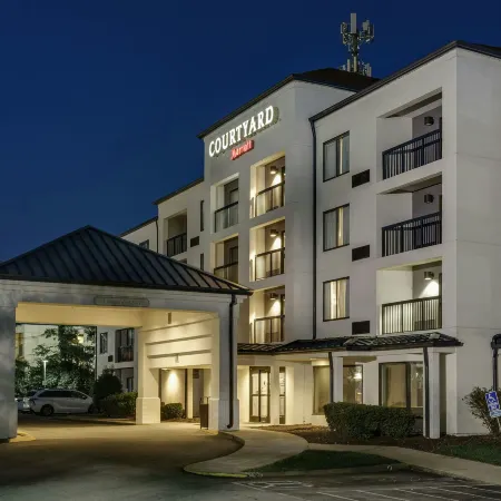 Courtyard Nashville at Opryland Отели рядом с достопримечательностью «Опри Миллс»
