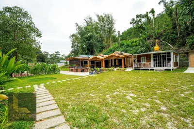 Luzzeri Legasi Zeeman Hulu Langat Guesthouse Hotel di Hulu Langat