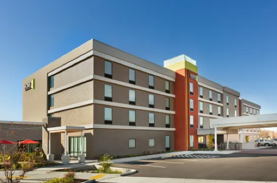 Home2 Suites by Hilton Portland Airport or