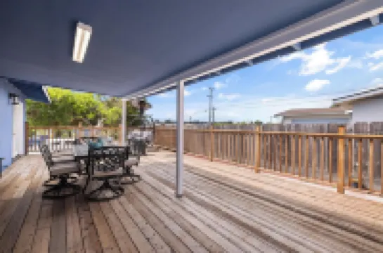 Spacious 4-bedroom house in delightful Marina with WiFi