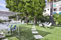 Pazziella Garden & Suites
