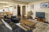Private, Quiet 2 Bedroom Condo w/ Pool & Hot Tub
