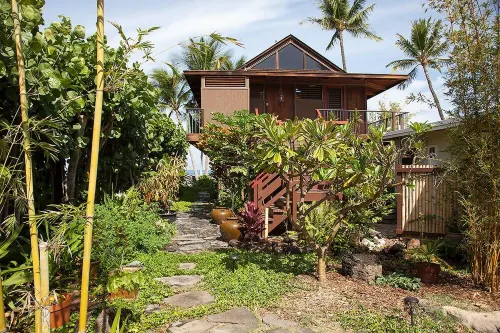 Hawaii Oceanfront 1-bedroom Cottage