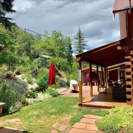 Stunning Newly Remodeled Master Bath Close to Roaring Fork River Super Clean!