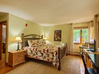 Spacious 6BR - 5BA Ski Home on Pico Mountain - Minutes to Killington Mountain