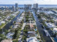 Villa Tropical,  Waterfront location off Las Olas in Seven Isles