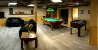 Incredible Riverside Getaway in the White Mountains - Central Location