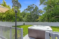 4BR/3BR - Spacious Home 4 Minutes From Beach