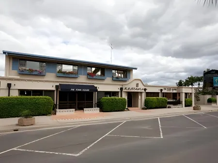 The Town House Motor Inn Отели в г. Гундивинди