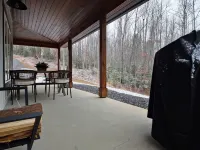 Nook by the Brook- Secluded Luxury Mountain Getaway/ Creek / Fire Pit/5 Min Lake