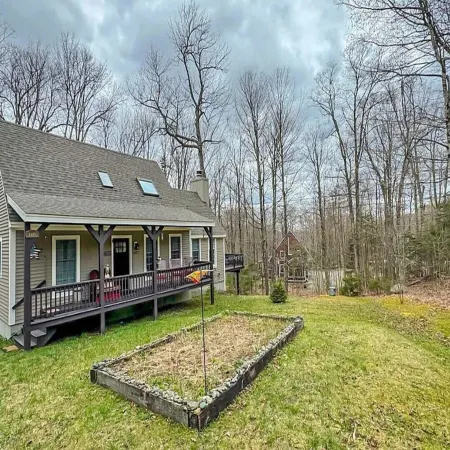 Snow Owl Chalet - Dover,  4-Bd 3-Bth - 10 Min. - Mt Snow! Saltwater Hot Tub!