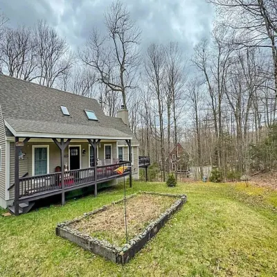 Snow Owl Chalet - Dover,  4-Bd 3-Bth - 10 Min. - Mt Snow! Saltwater Hot Tub!