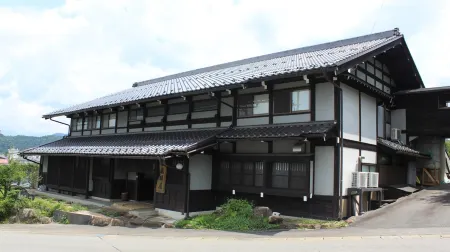 Iroriyado Hidaya Отели рядом со станцией JR Hozue Station