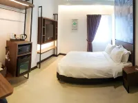 Styles Hotel Hotels near Jonker Street Night Market