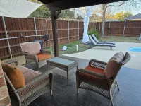 Spacious 5BR villa with backyard Oasis, Pool, Air hockey and high speed WiFi