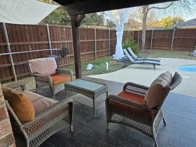 Spacious 5BR villa with backyard Oasis, Pool, Air hockey and high speed WiFi Eagle Pass Park附近的飯店