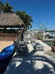 Tropical Paradise 🏝! POOL, Hot Tub, Dock, FREE Ice, Kayaks, Paddles, Bikes!