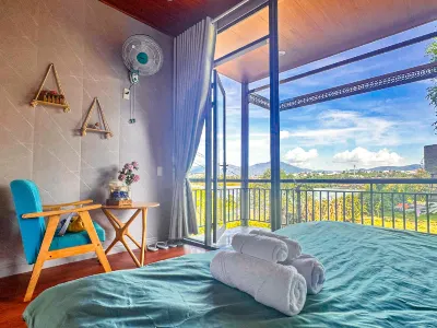 Kiss House Coffee and Glamping Hotels near Đà Lạt