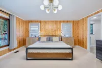 Tremendous 4-bedroom Forest Retreat with Firepit, BBQ