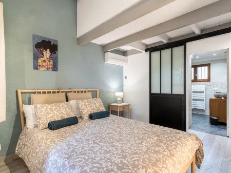 Jean d'Agreve Отели рядом с Аэропорт Йер