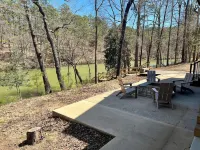 Spacious Cabin on Little Mo River!! Game Room! Relax & Have Fun! 4 Bed, 4.5 Bath
