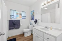 Coastal Cove Beach Bungalow! Beach Walks, Whale Watching, Agatha Hunting & More! 비치 프론트 공원 주변 호텔