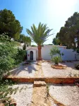 Detached house with private pool, completely fenced, close to the beach