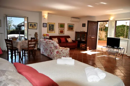 Casa Marta con giardino e vasca idromassaggio