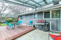 Cheerful, Comfortable and Convenient 3 Bedroom Home