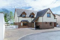 Highfield - 5 Bedroom Holiday Home - Pembroke Dock