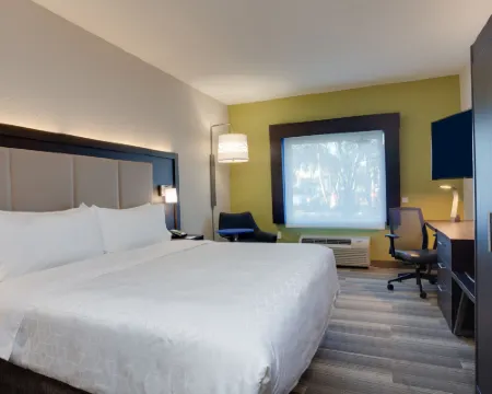Holiday Inn Express & Suites FT. LAUDERDALE AIRPORT/CRUISE by IHG Hotels in Broward County