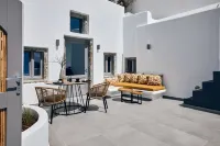 Allure Breeze Suites - Bed and Breakfasts