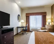 Comfort Inn & Suites Lawrence - University Area Hotels in Lawrence