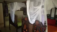 Travellers Paradise Diani - Hostel - 2 звезды
