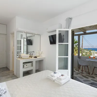 Margarita Studios Ambelas Hotels near Damuli Beach