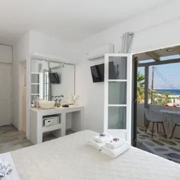 Margarita Studios Ambelas