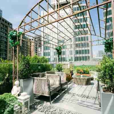 Shangri-La Toronto Hotel Exterior